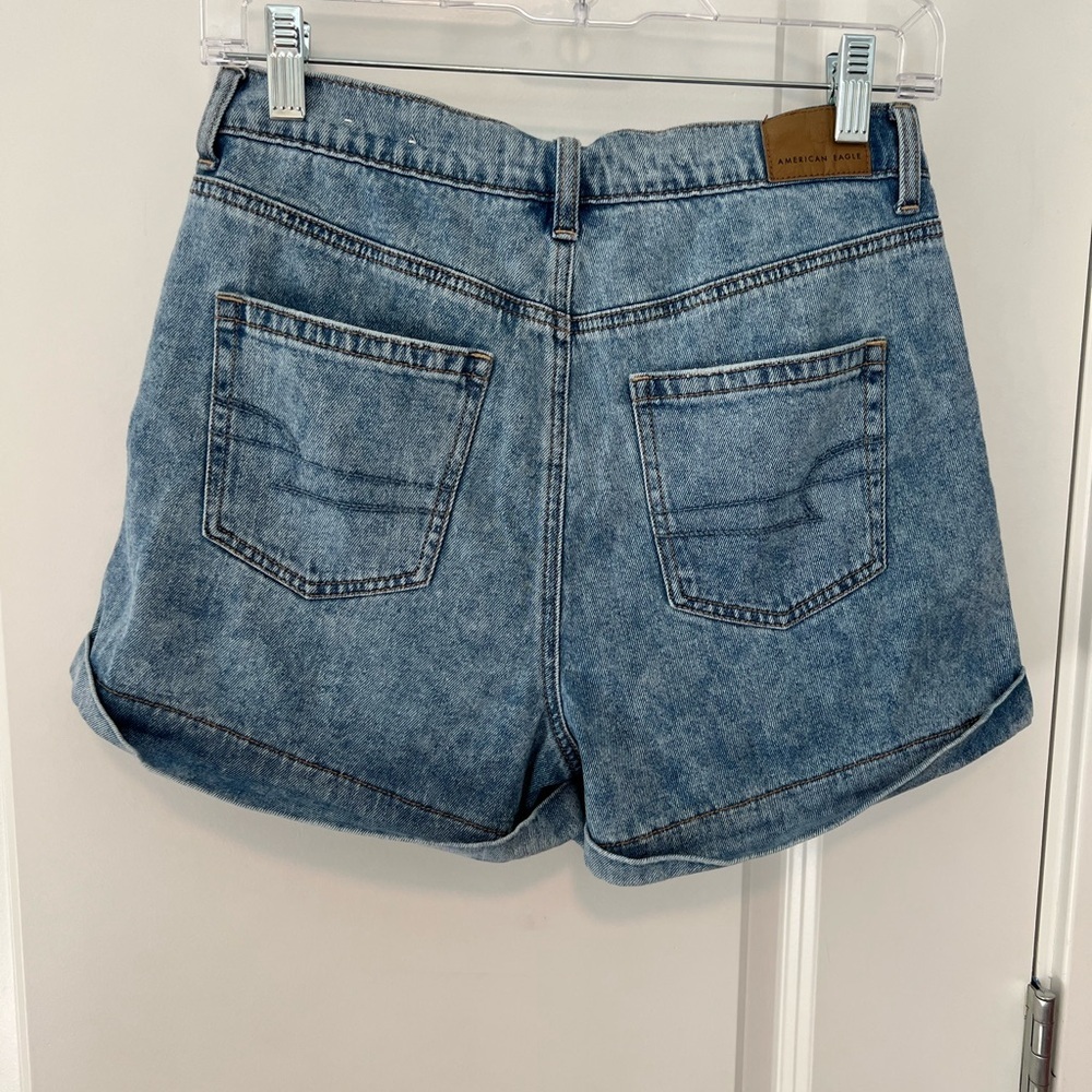 American Eagle Outfitters Light Blue Relax Mom Jean Shorts 4 - Picture 2 of 5